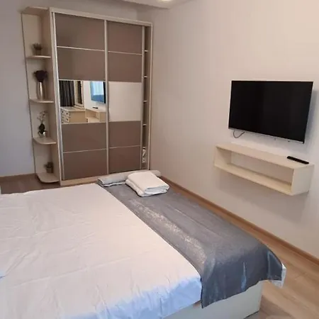 Adamar Plaja Vega 마마이아